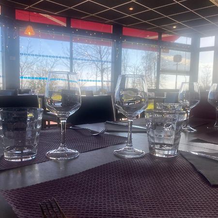 Fasthotel Монмаро Екстериор снимка