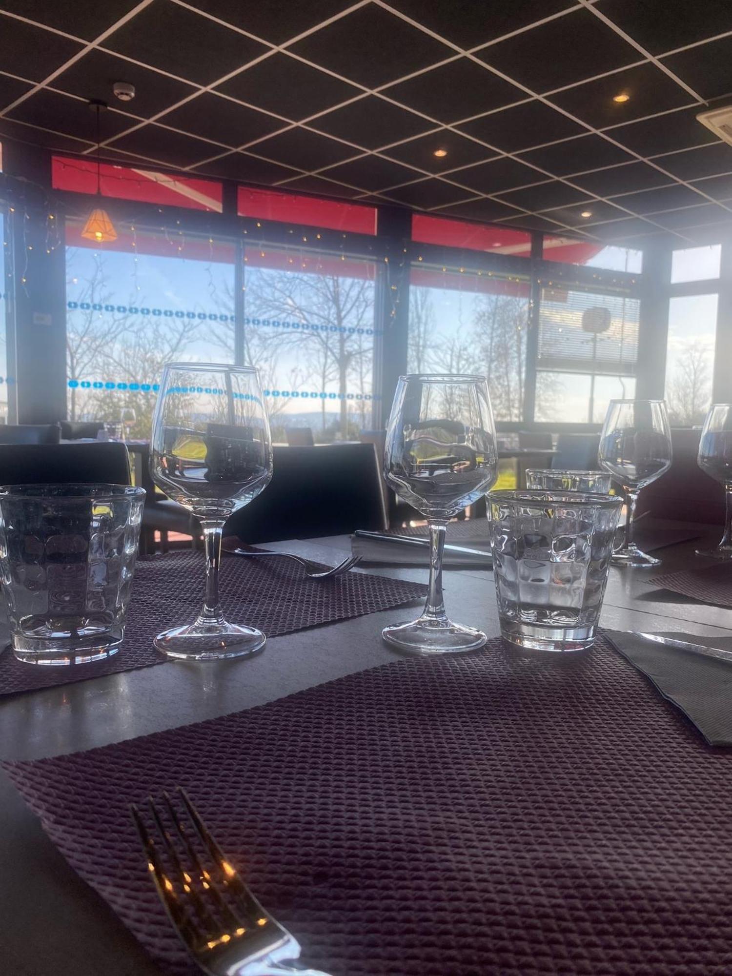 Fasthotel Монмаро Екстериор снимка